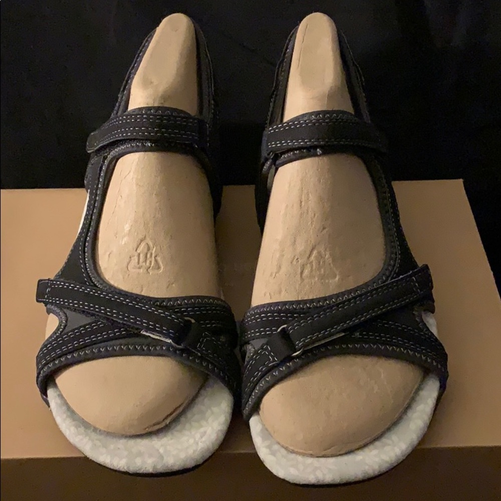 Pluto Encore JSport by Jambu Sandals: Size 9.5